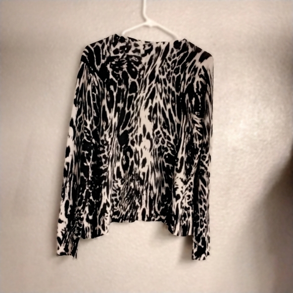 New York & Company Animal Print Sweater   Size  L - Picture 3 of 4